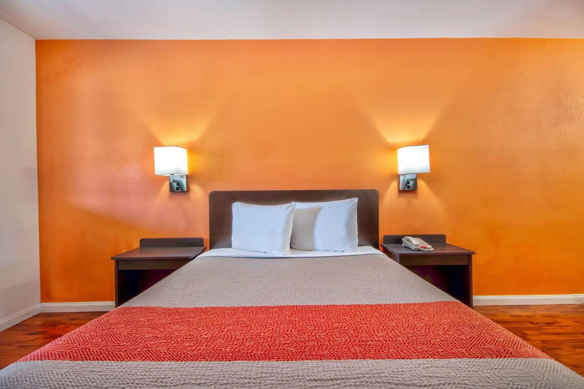 6-santa Nella, Ca - Los Banos Hotel 2*