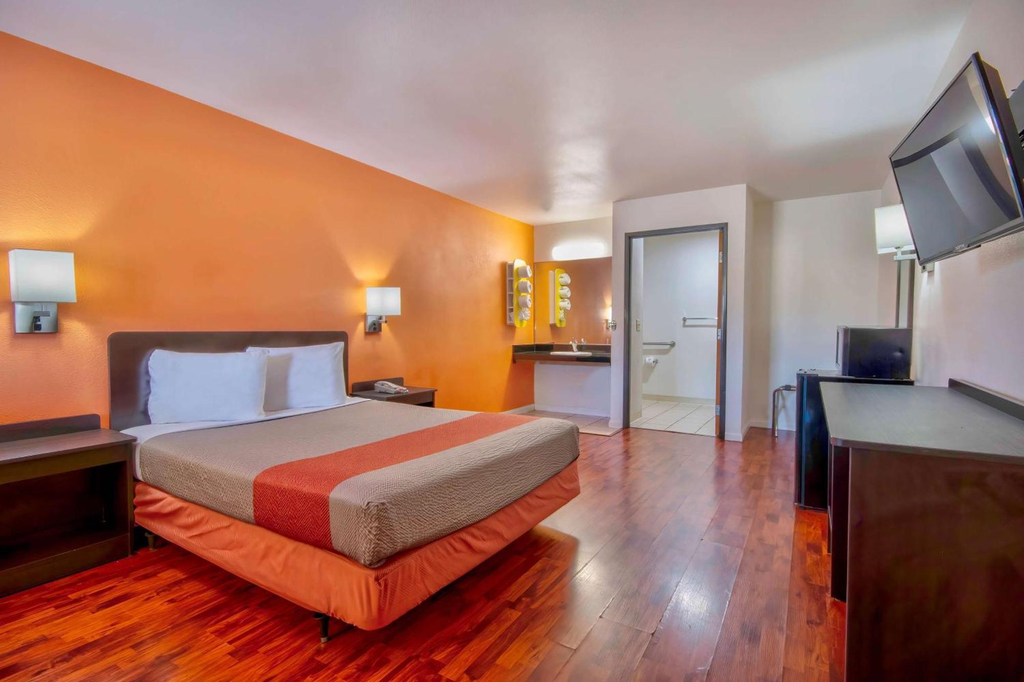 Hotel 6-santa Nella, Ca - Los Banos 2*